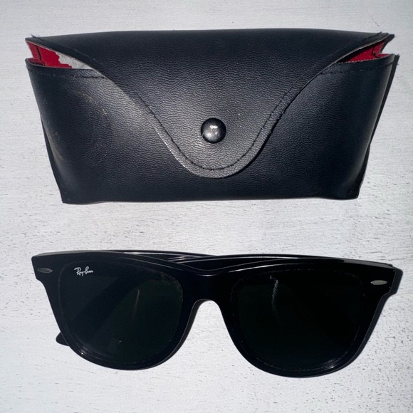 Ray-Ban Wayfarer Sunglasses - Picture 12 of 12